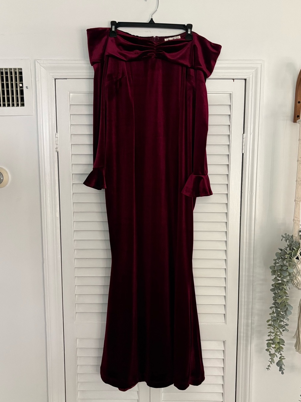 Off-Shoulder Burgundy Velvet Evening Dress
